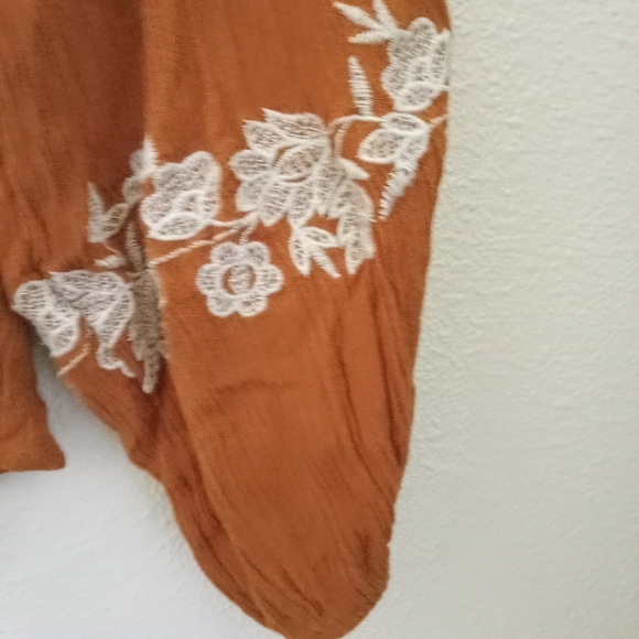 Top - Picture 6 of 11